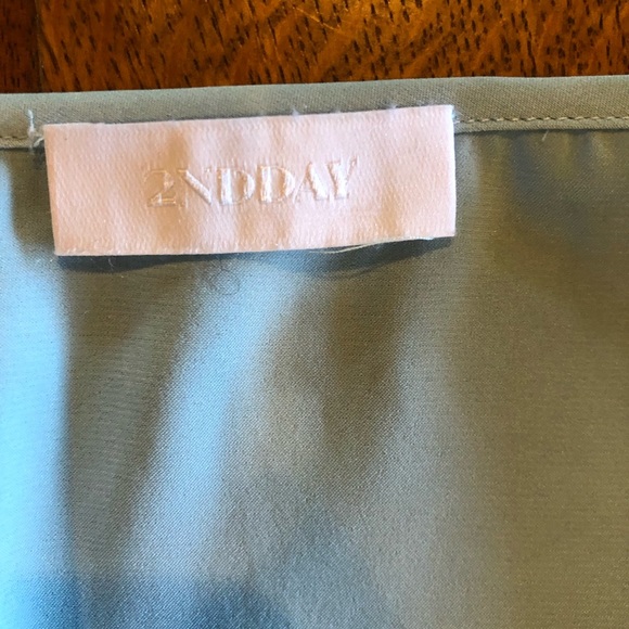 *B2G1* STUNNING 2ND DAY SLINKY WRAP BLOUSE SMALL - Picture 10 of 11